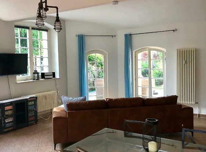 Am Wasser Graf Von Pfeil Dresden