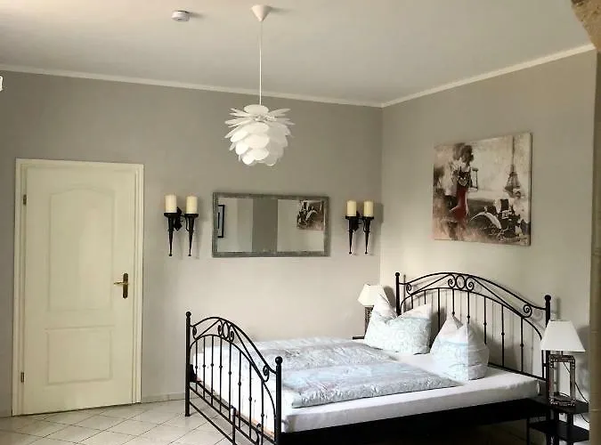 Am Wasser Graf Von Pfeil Dresden